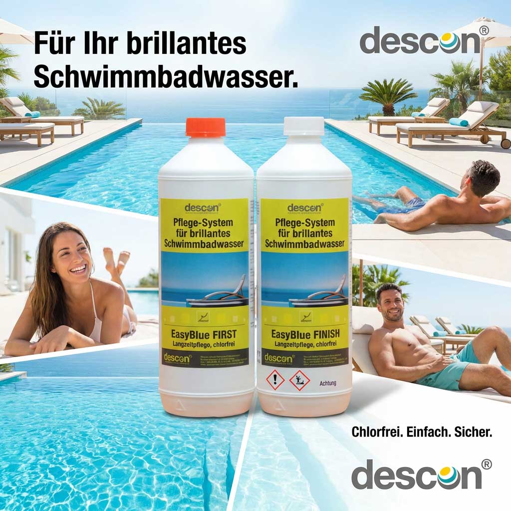 Zwei Flaschen Poolpflege-Systemprodukte EasyBlue FIRST und EasyBlue FINISH für strahlendes Schwimmbadwasser.