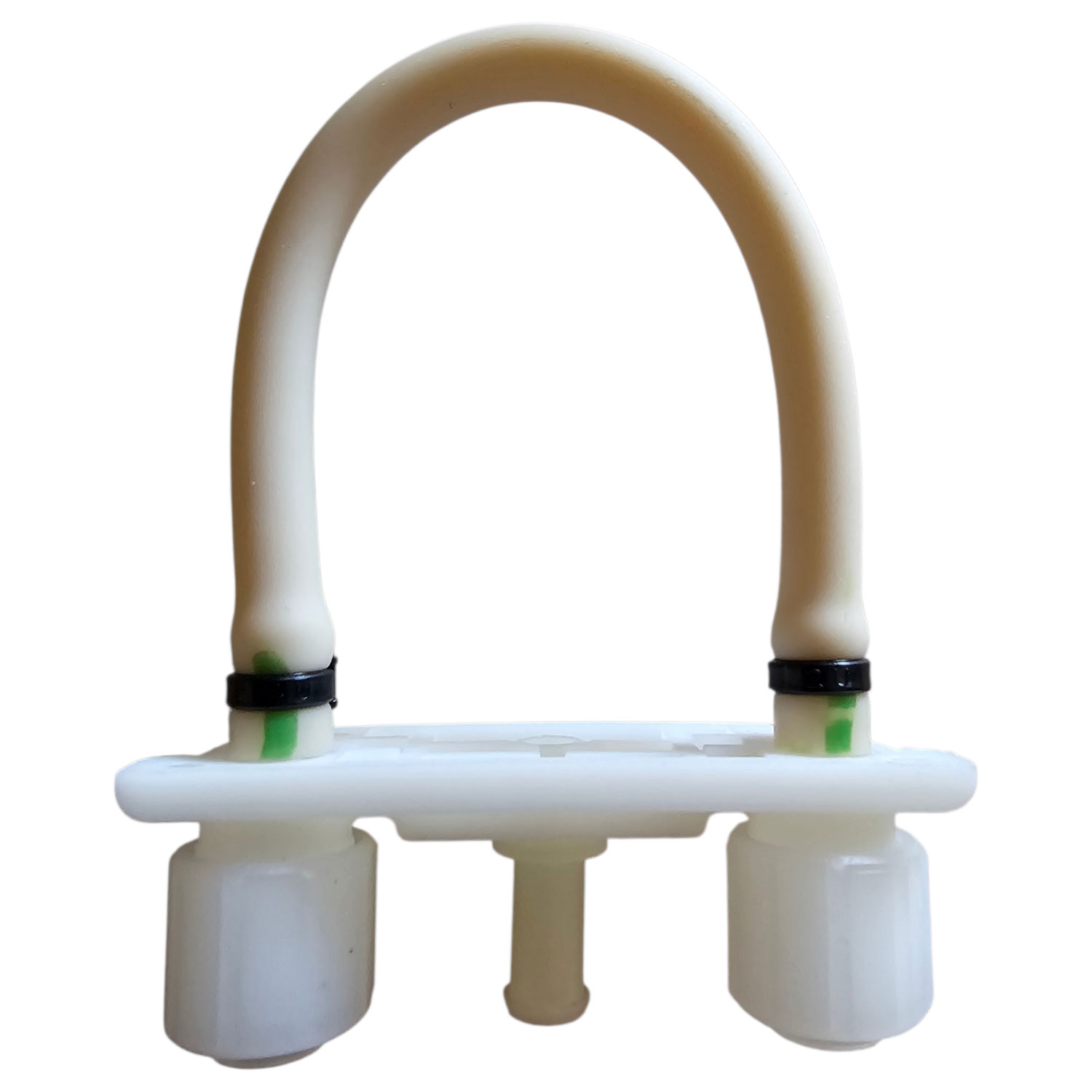 Kunststoffverbinder mit zwei Anschlüssen und einem gebogenen Schlauch zur Flüssigkeitsübertragung.