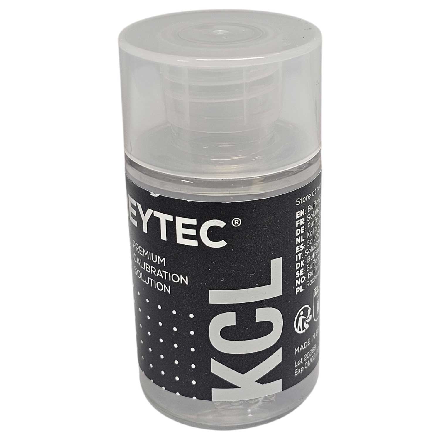 Transparente Flasche mit Kalibrierlösung mit der Aufschrift KCL.