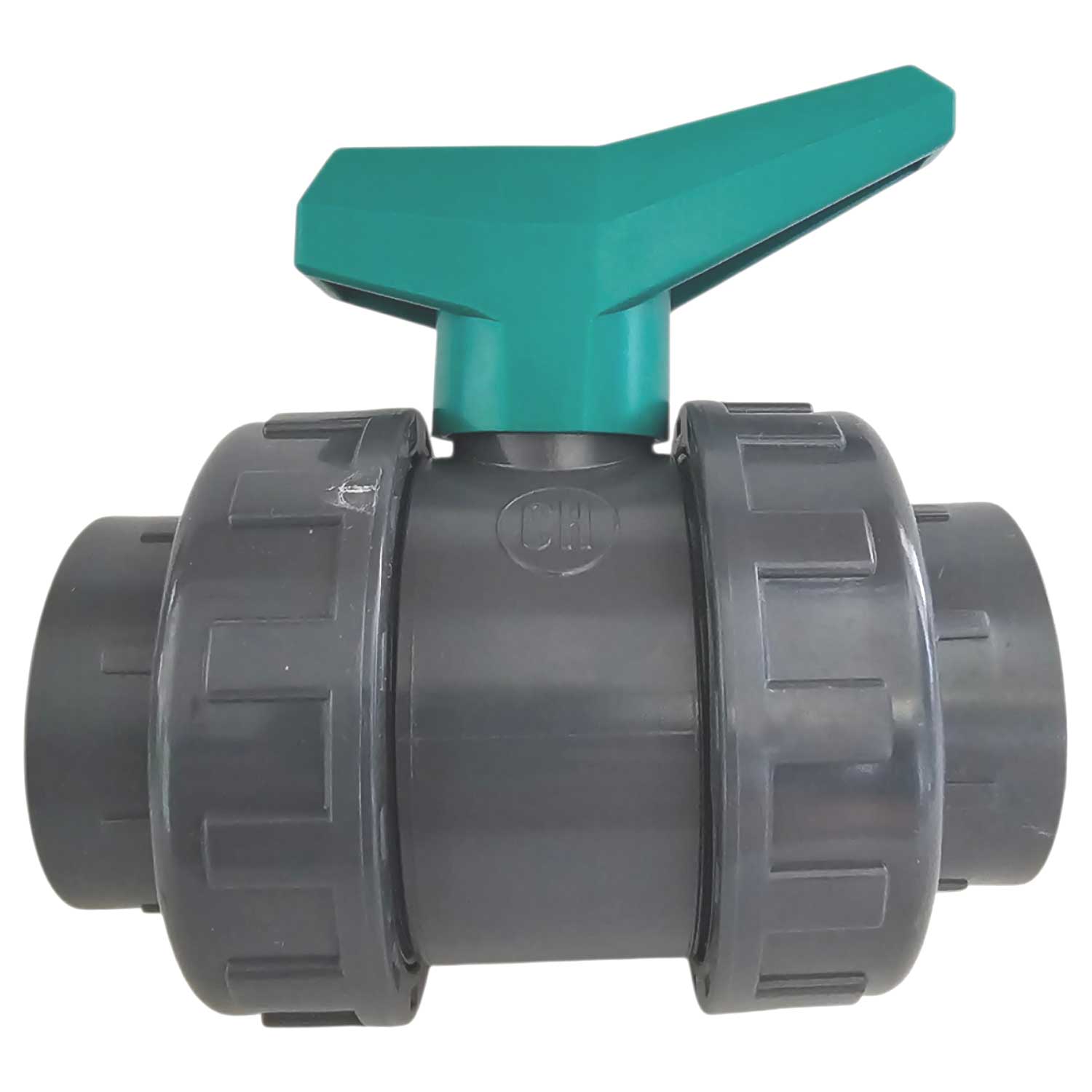 Ein grauer PVC-Kugelhahn mit grünem Griff für industrielle Flüssigkeitskontrollsysteme.