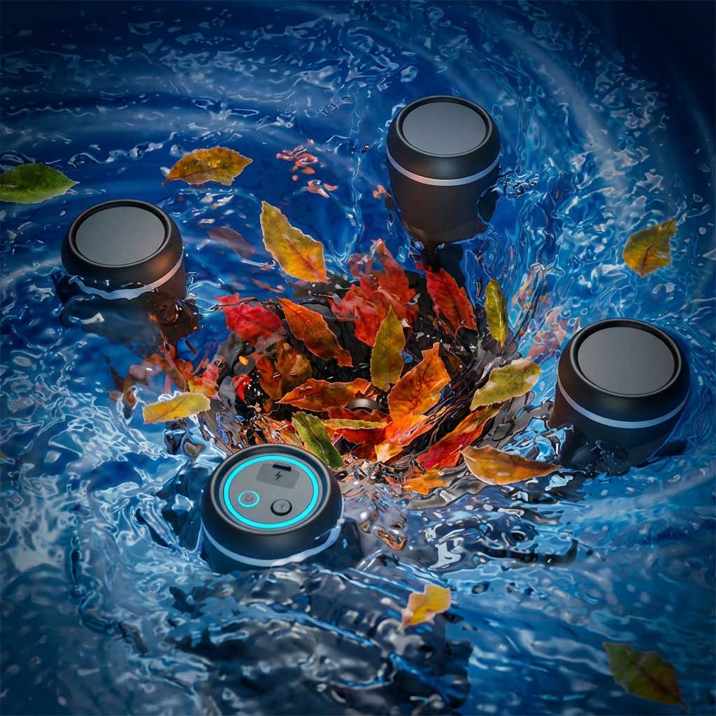 Vier zylindrische Pool-Reinigungsroboter, einer davon mit Ladeanzeige, zirkulieren aktiv im Wasser mit Herbstblättern.