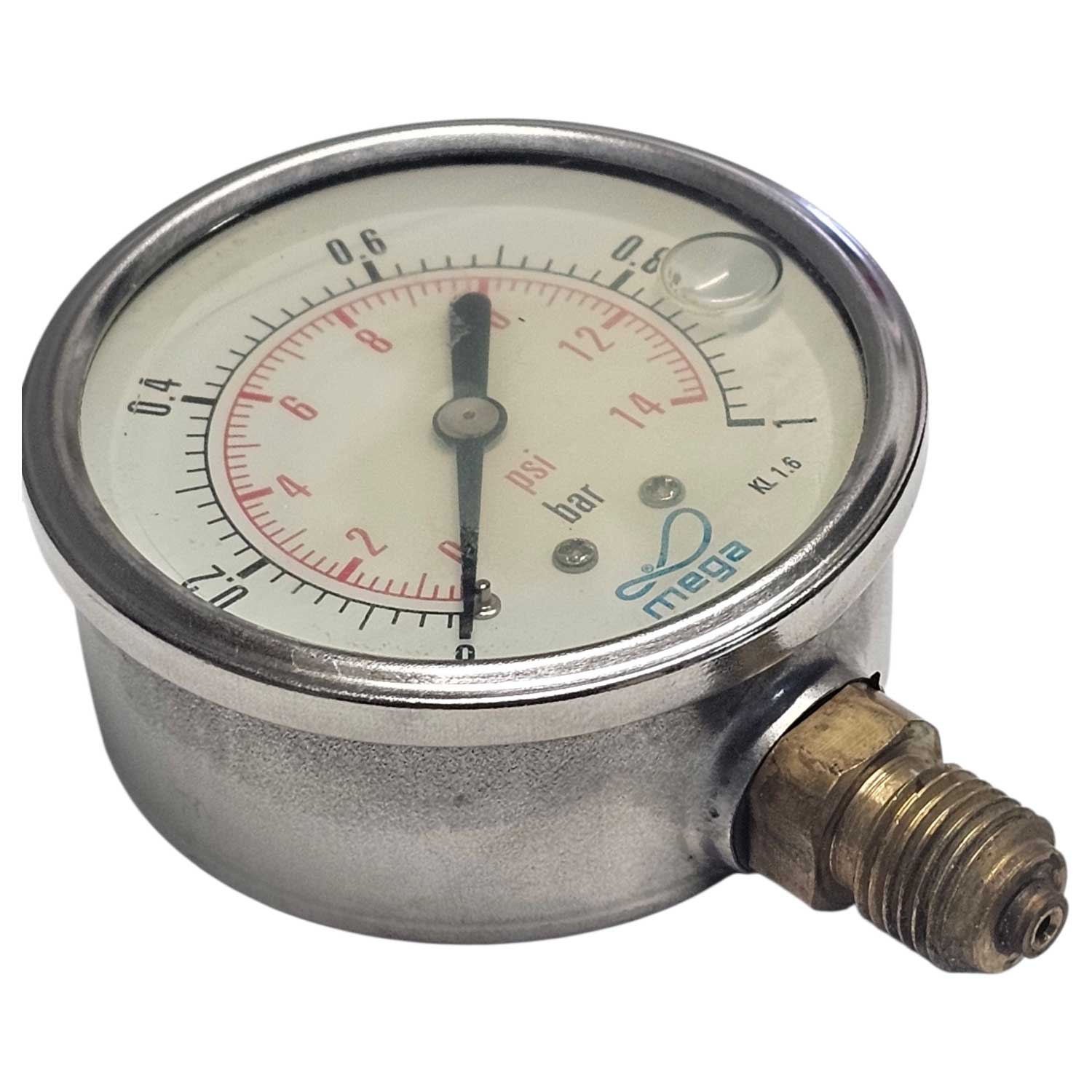 Manometer zeigt Messwerte in den Einheiten psi und bar an.