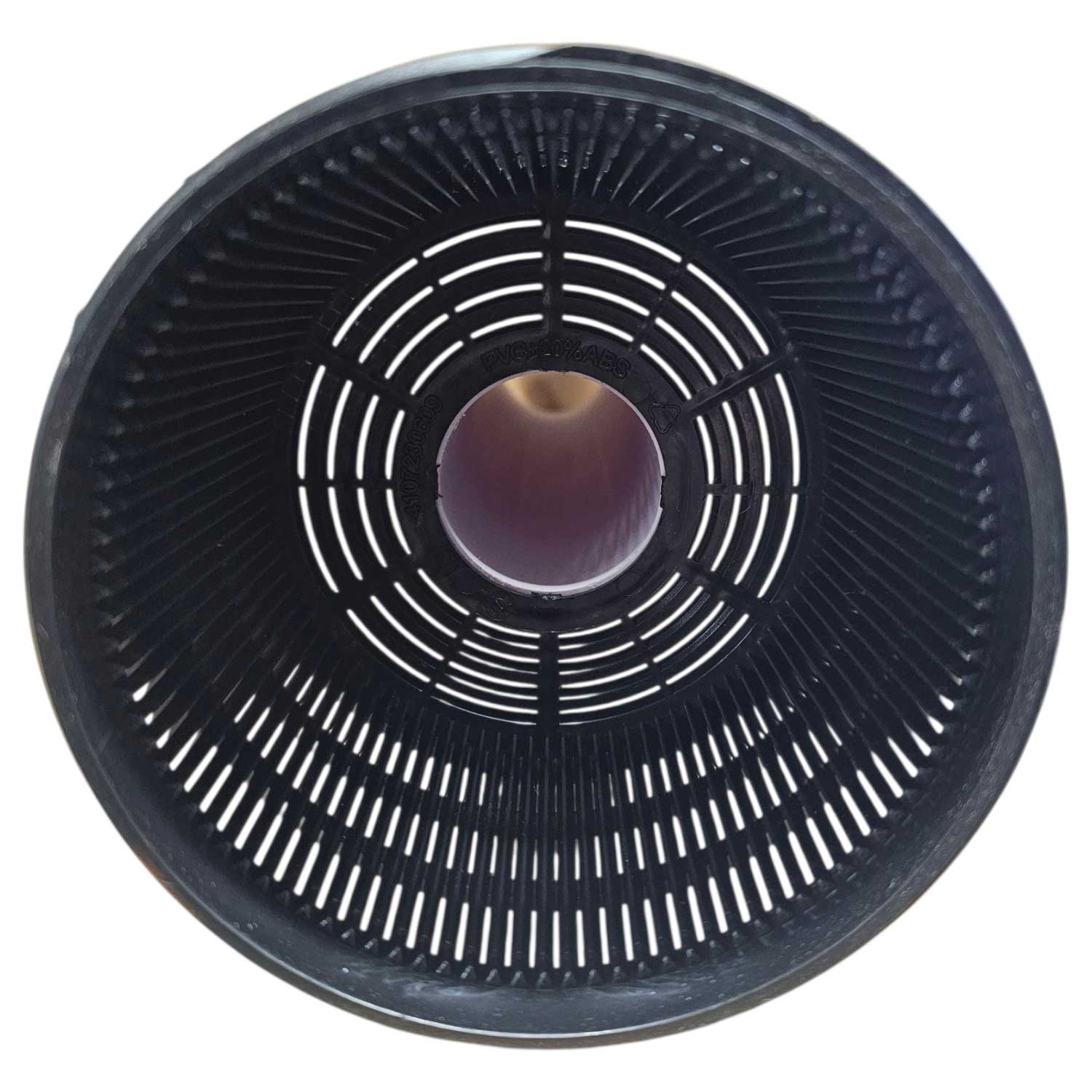 Runder schwarzer Poolfilter mit zentraler Öffnung und Gittermuster.