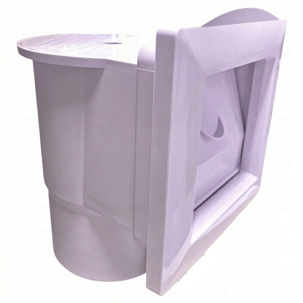 Weißer Poolskimmer mit runder Öffnung und rechteckigem Rahmen.