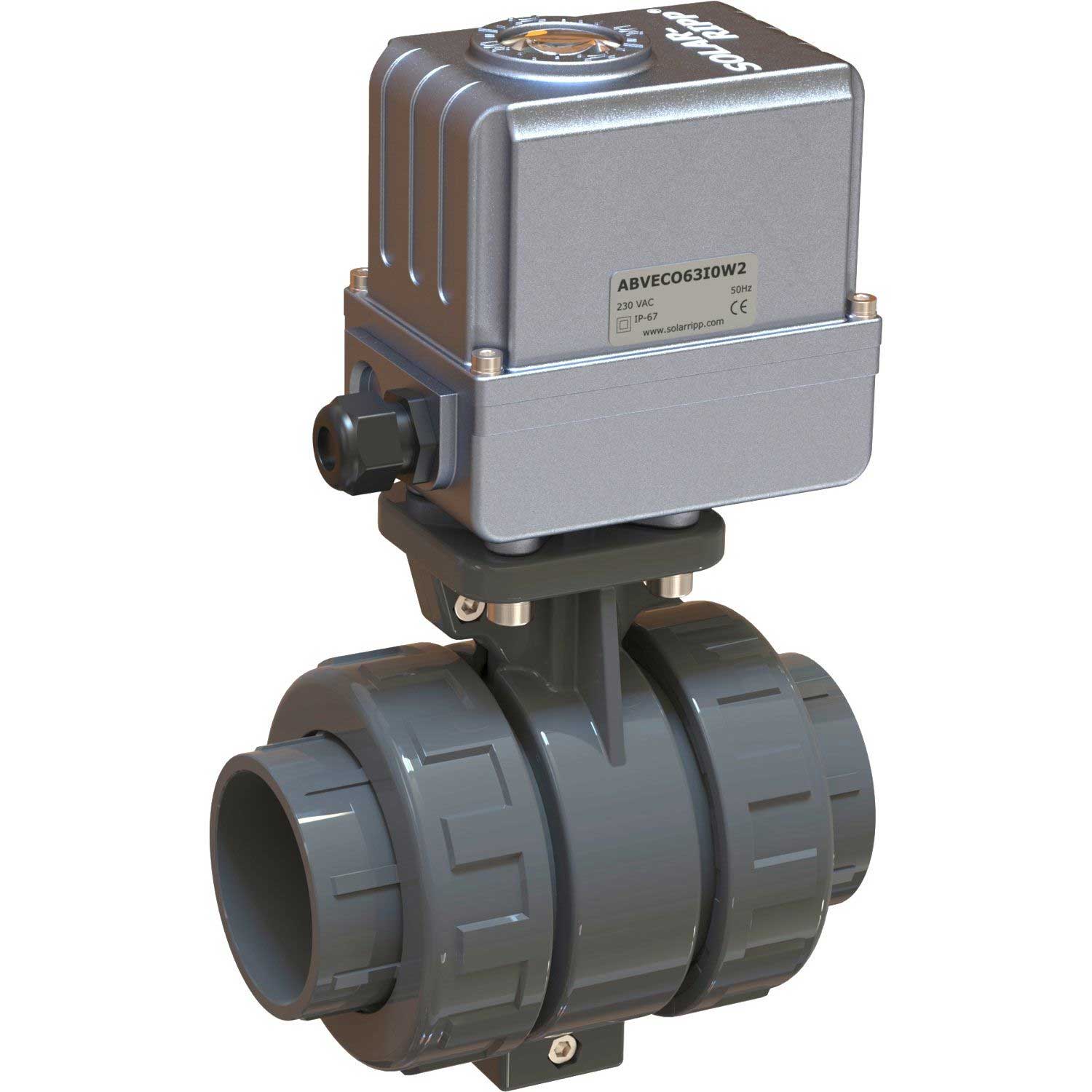 Das Bild zeigt eine motorisierte Kugelhahnbaugruppe mit elektrischem Antrieb und PVC-Rohranschluss.