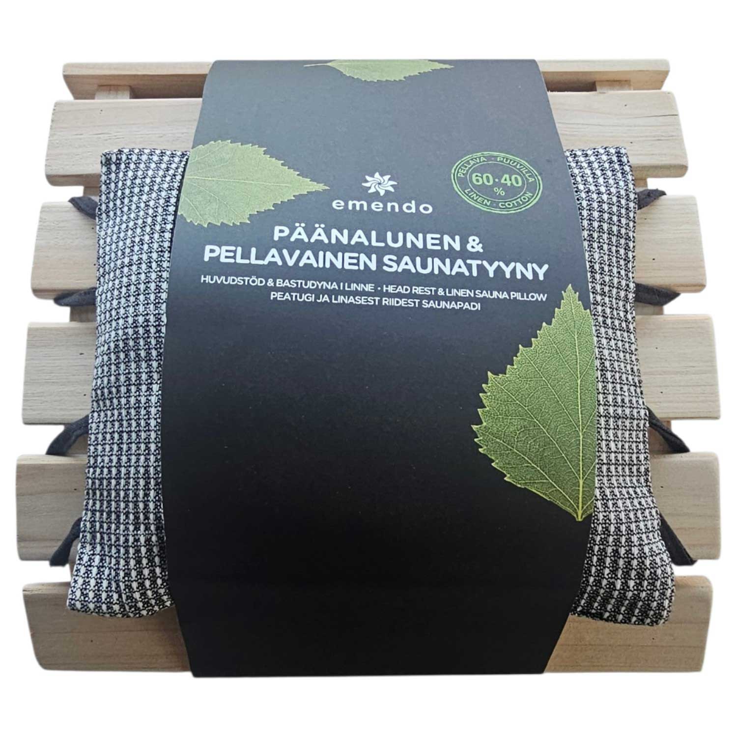 Eine Sauna-Kopfstütze aus Holz mit einem schwarz-weiß gemusterten Leinenkissen, umwickelt von einem Papierband.