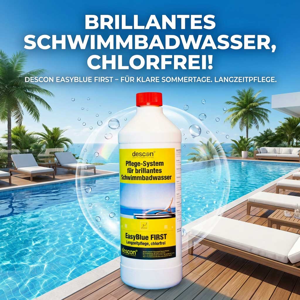 Eine Flasche Descon EasyBlue FIRST Poolpflegeprodukt steht vor einem Pool.